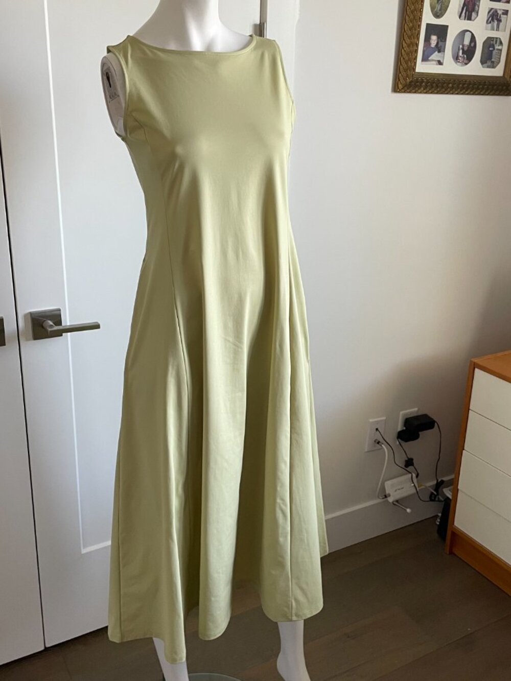 Uniqlo AIRism Extra Stretch Slvless Boat Nk Fit & Flare Dress w Pockets Green S - Picture 11 of 11